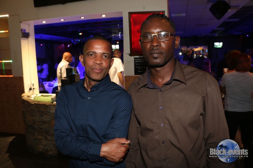 black_170611_041 black_170611_041