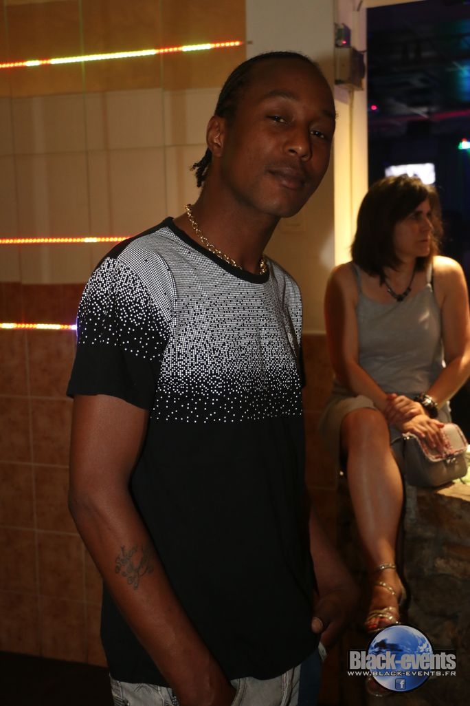 black_170611_099 black_170611_099