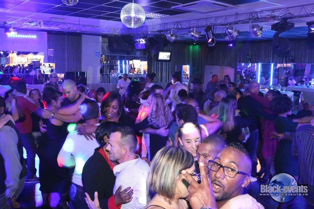 black_171121_056 black_171121_056