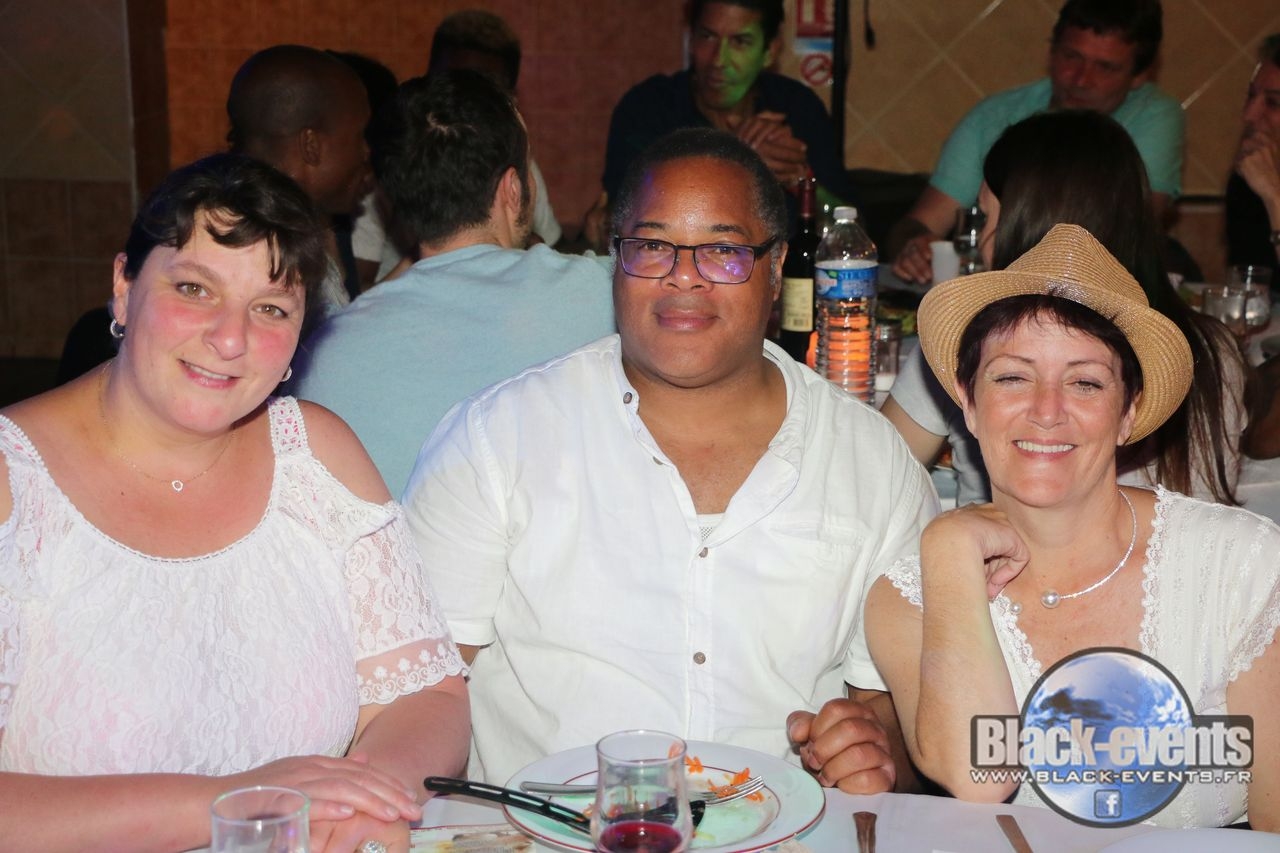 black_180521_022 black_180521_022