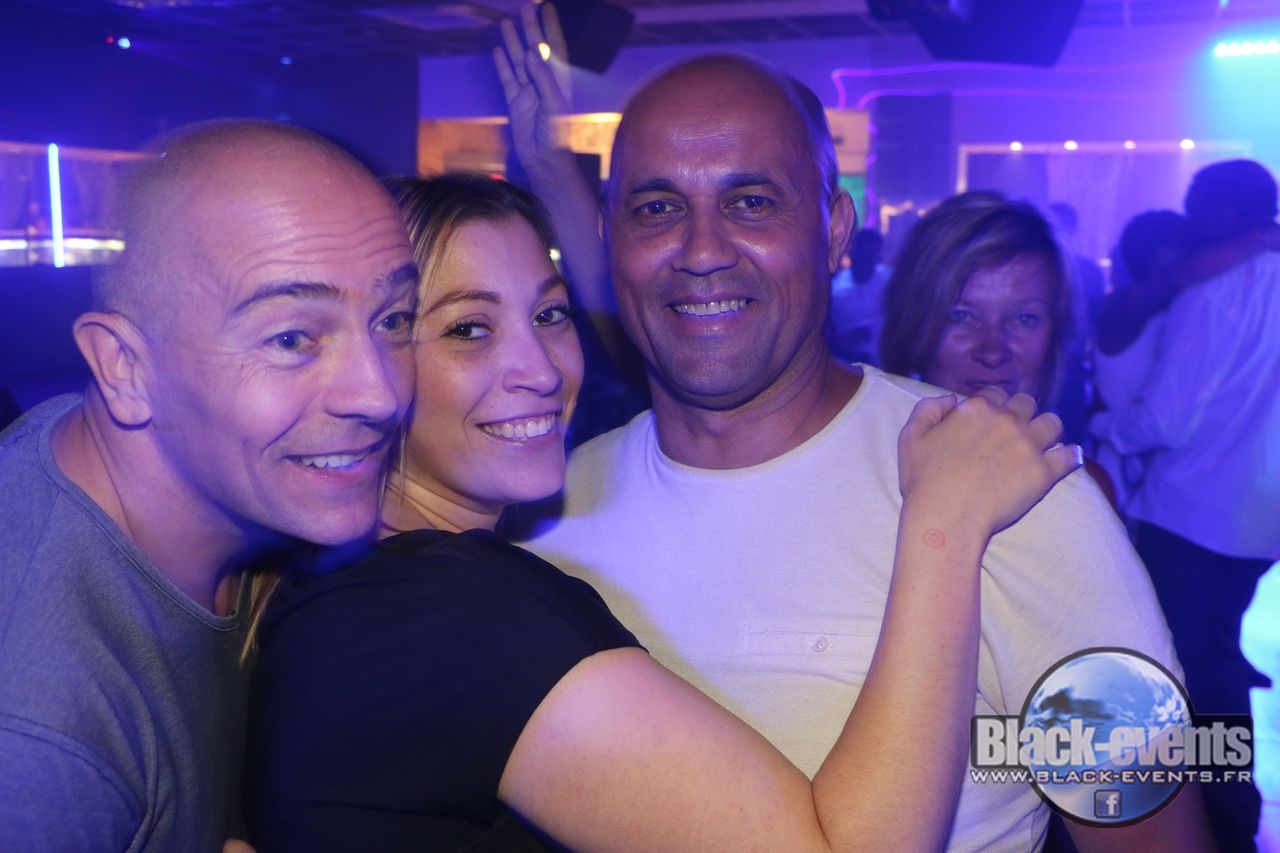 black_180521_110 black_180521_110