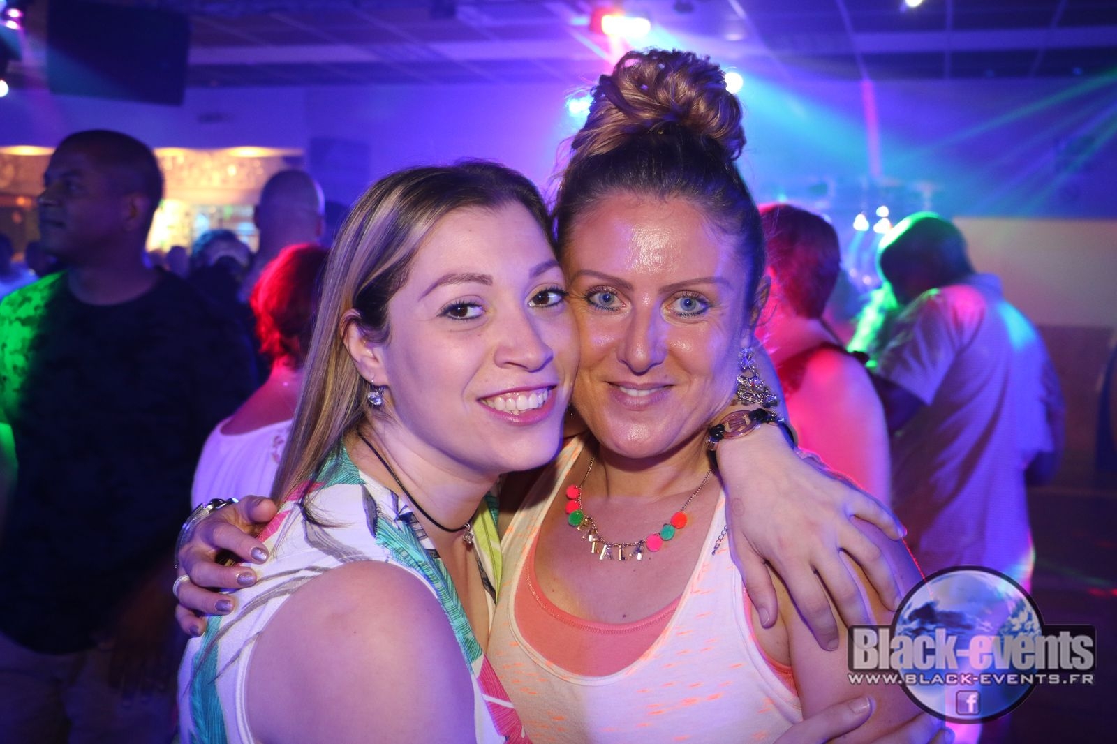 black_180710_012 black_180710_012