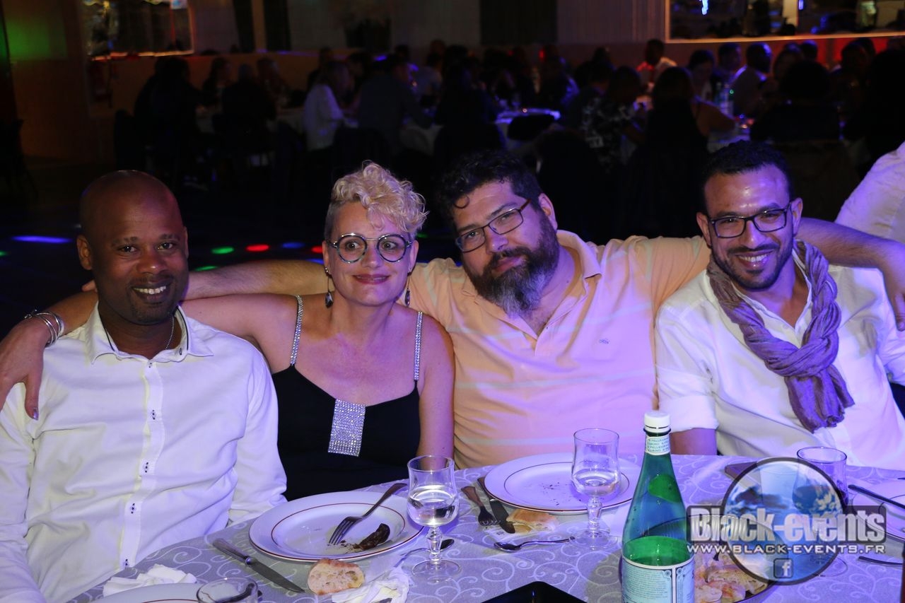 black_180318_007 black_180318_007