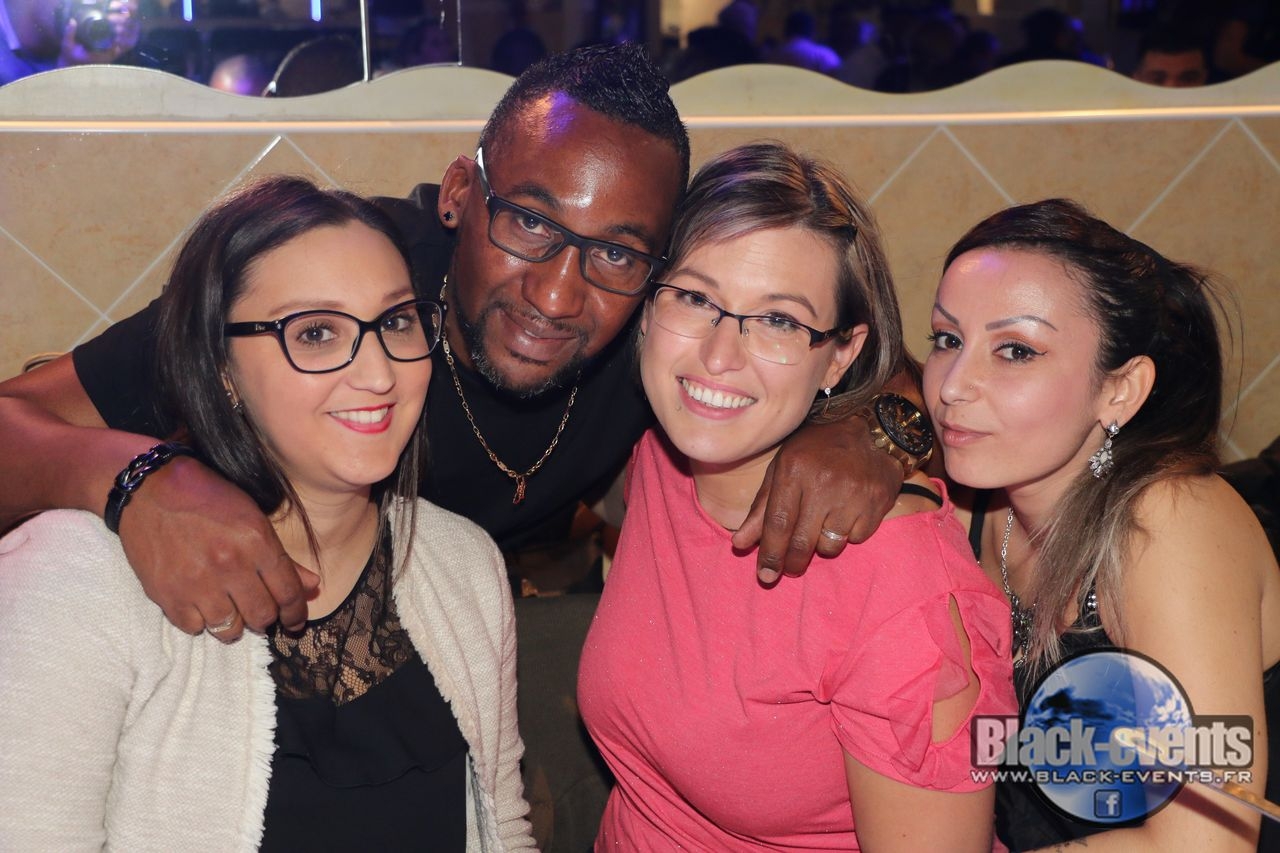 black_180318_056 black_180318_056