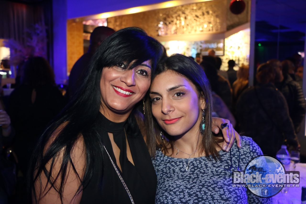 black_180318_148