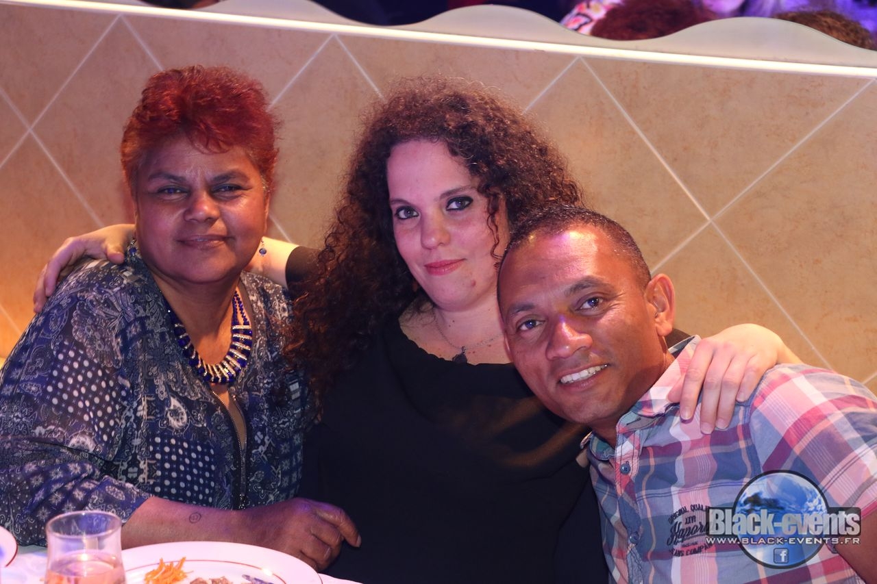 black_180423_025 black_180423_025