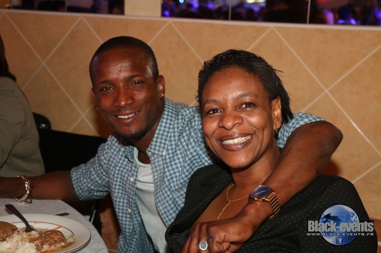 black_180423_035 black_180423_035