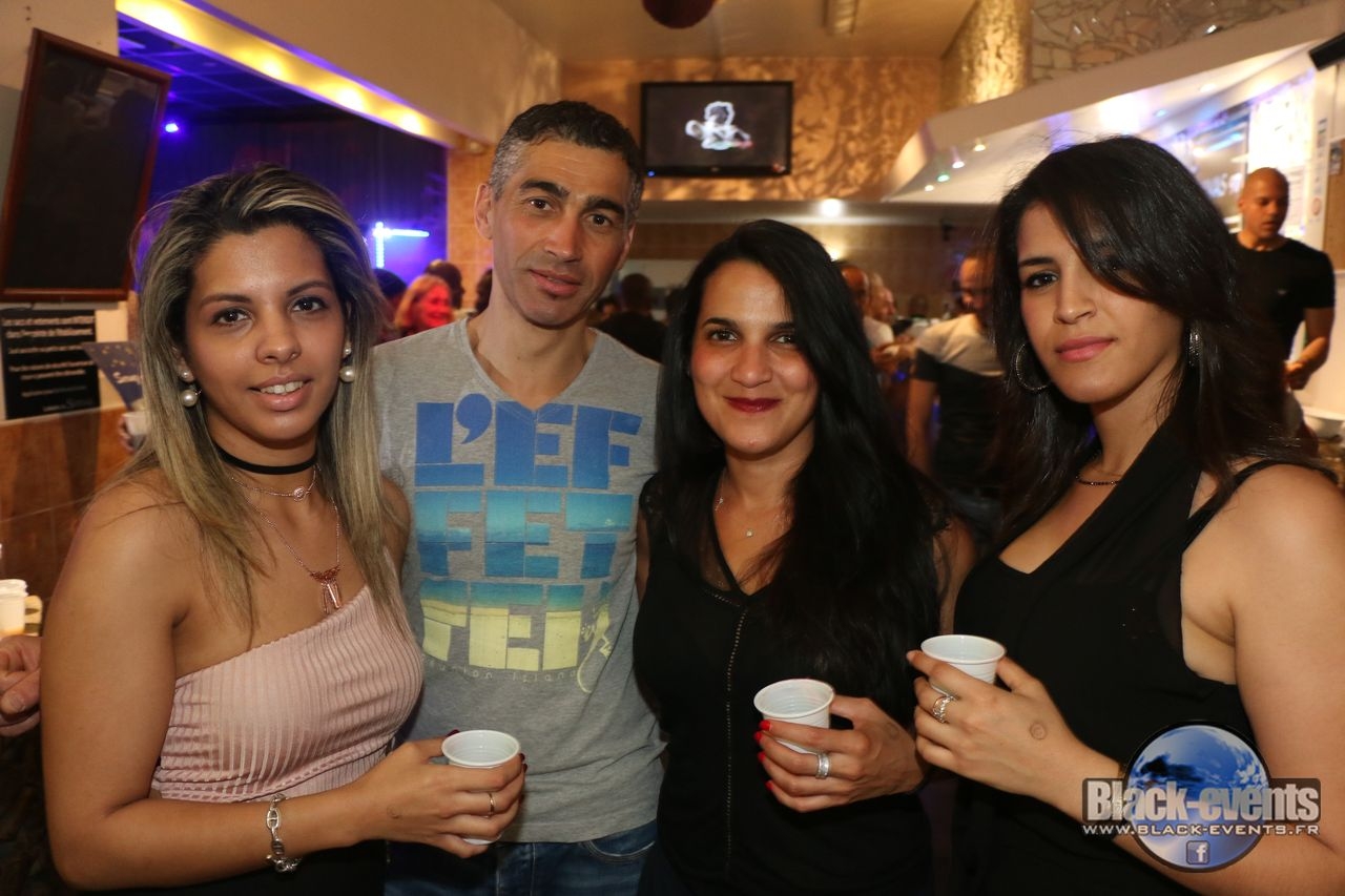 black_180423_079 black_180423_079