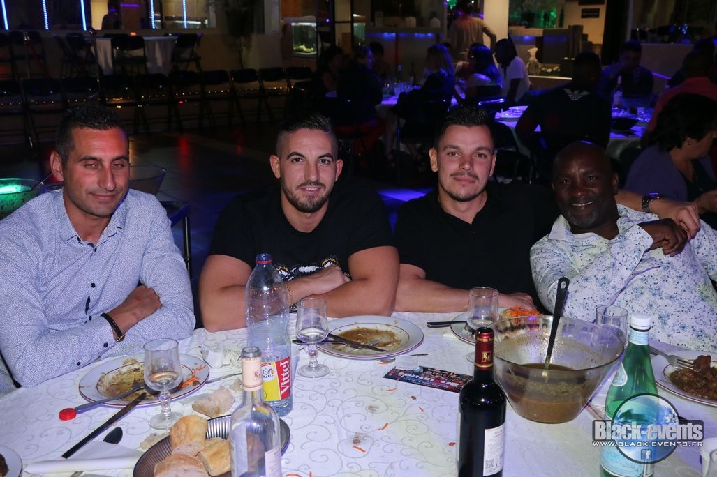 black_170926_023 black_170926_023