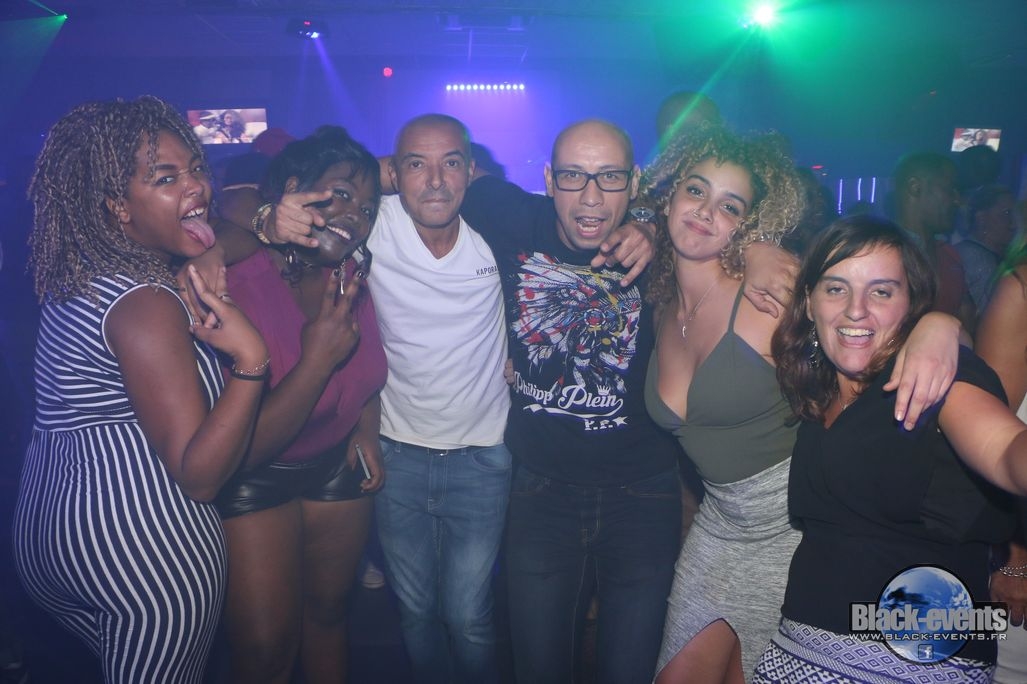 black_170926_071 black_170926_071