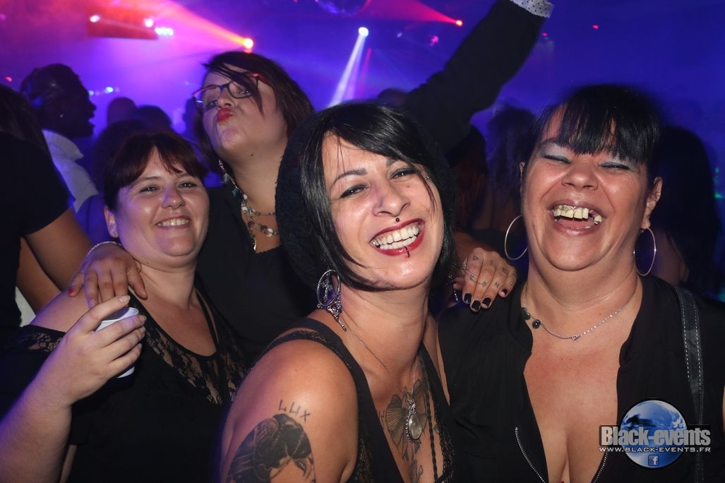 black_170926_080 black_170926_080