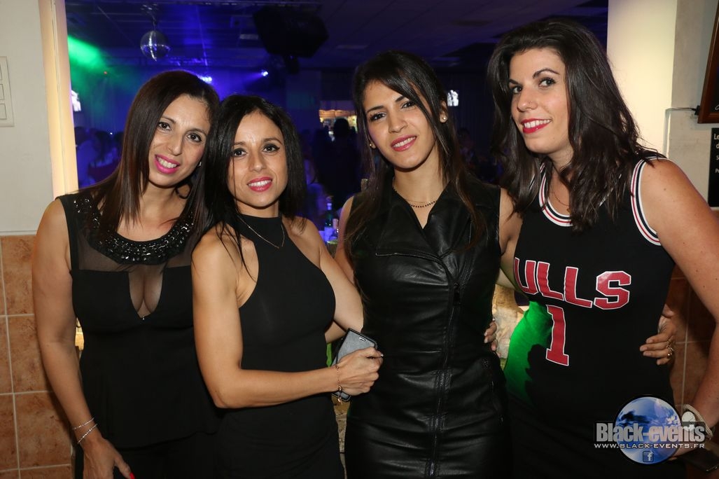 black_171022_044
