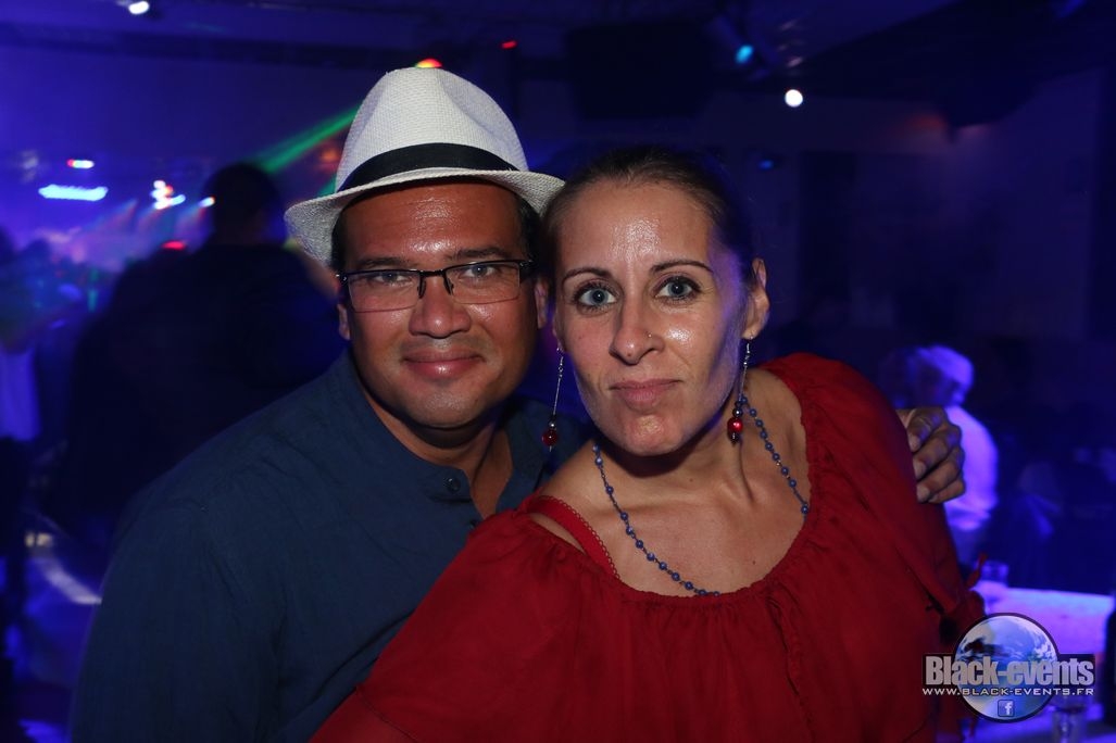 black_171022_065 black_171022_065