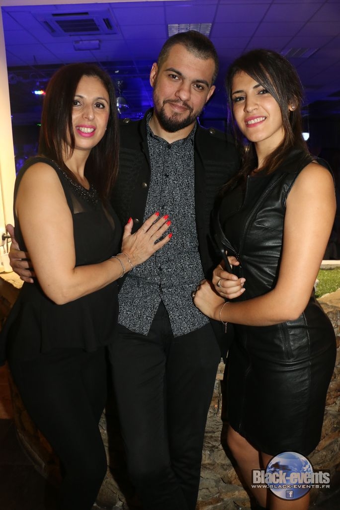 black_171022_084