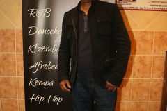 black_190928_103 black_190928_103