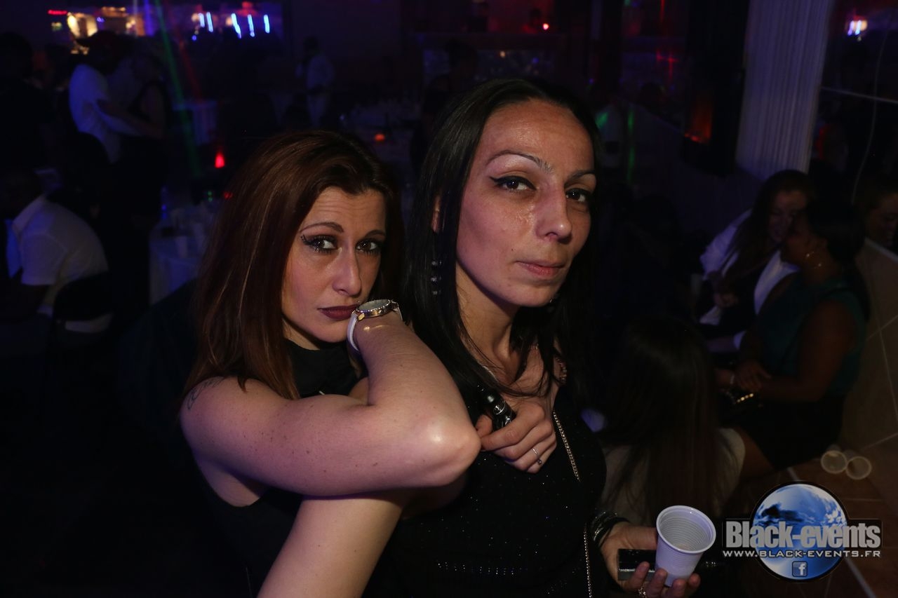 black_180423_124