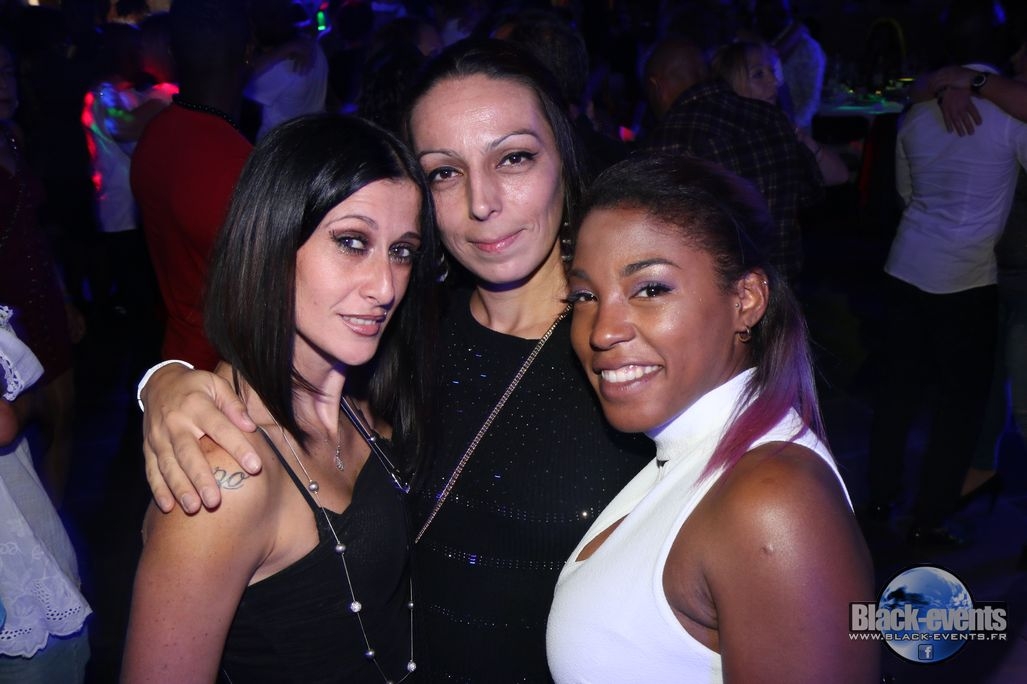 black_170926_051
